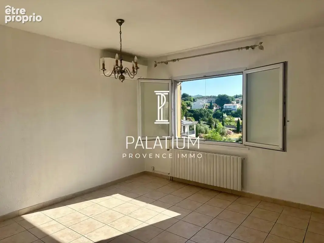 Maison 90m2- Quartier des Viougues- Double garage - photo 6