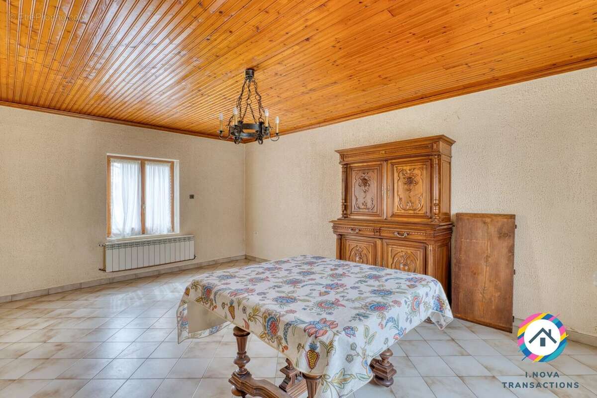 Maison à MESSIMY-SUR-SAONE