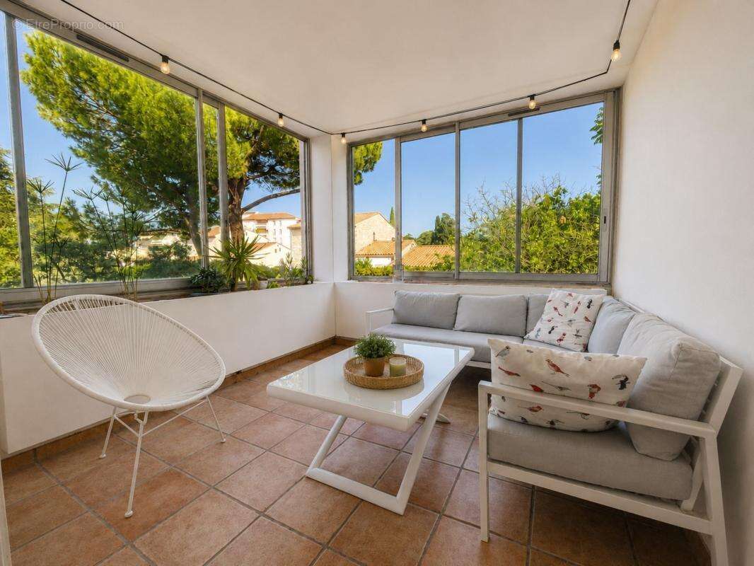 Appartement 3 pièces 75 m² - 2 Chambres - Cave - Parking - Tram Ligne 5 - Parc Montcalm - photo 2