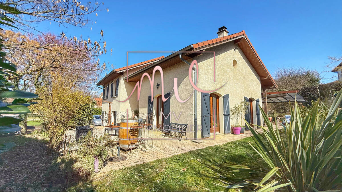 Maison à CHARNECLES