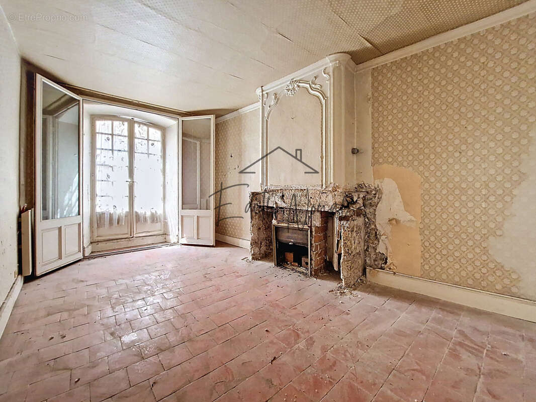 Ensemble immobilier à réhabiliter - Opportunité investisseurs - Centre-ville de Millau - photo 8