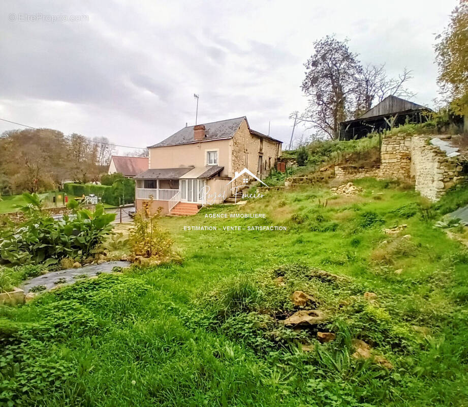 Maison ancienne restaurée avec un beau terrain clos  - Maison à VAUX-SUR-VIENNE
