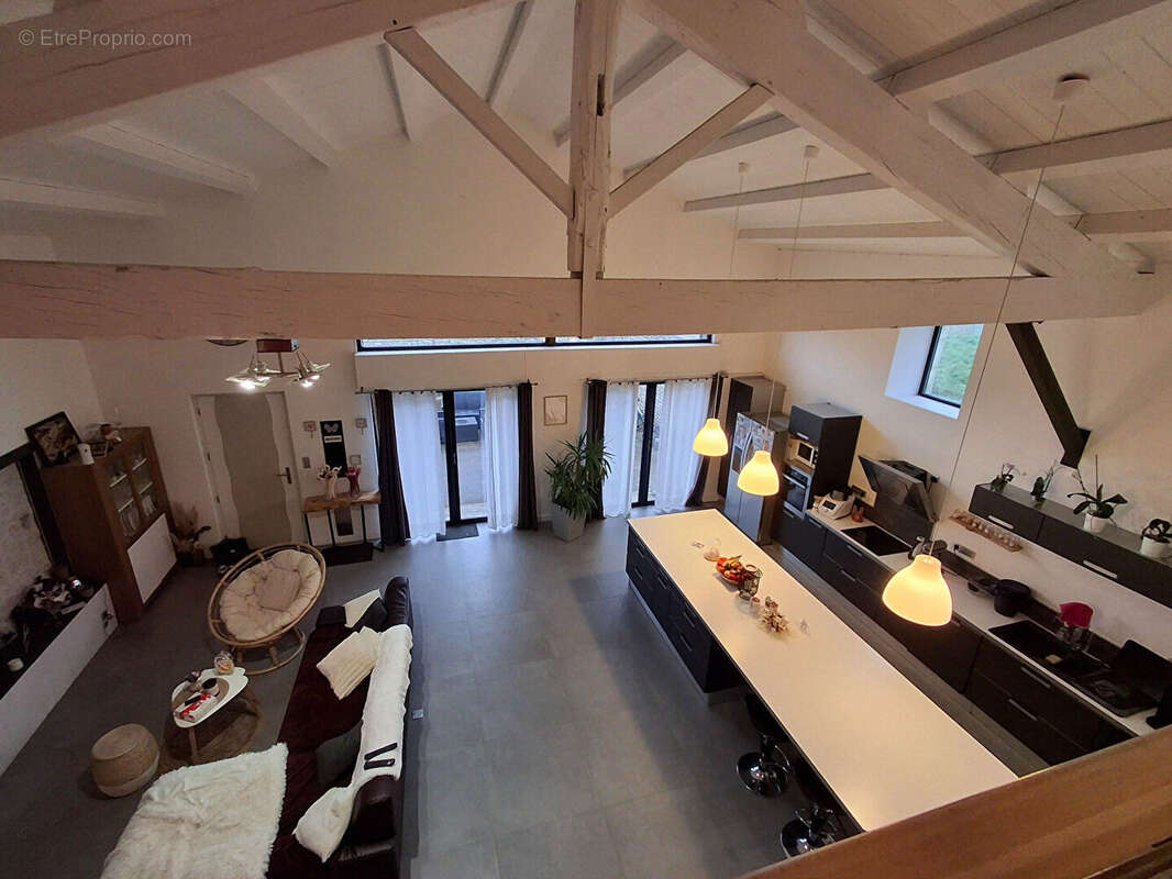 Maison à SAINT-CYR-DU-DORET