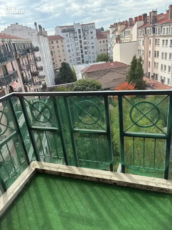 A vendre appartement - 2 pieces - balcon sur jardin - lyon 7 - photo 1