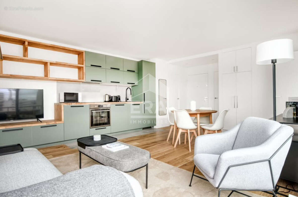 Appartement à PARIS-15E