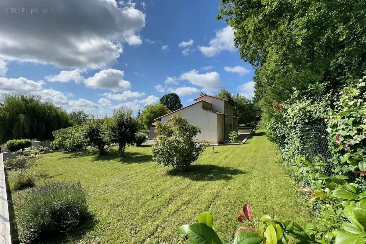 Maison à DOUZILLAC