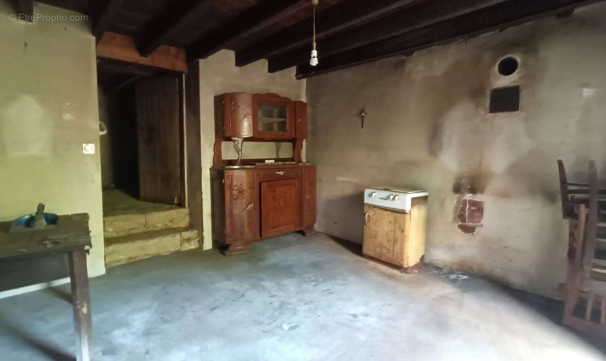 Maison à LATILLE