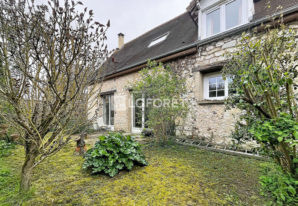 Maison à COURCELLES-SUR-SEINE