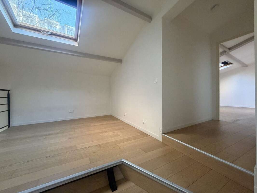 Appartement 84 m² à Paris-18e  - photo 9