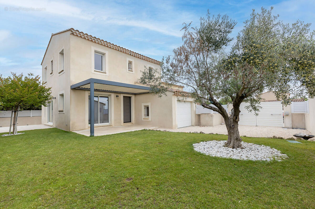 Maison à JONQUERETTES