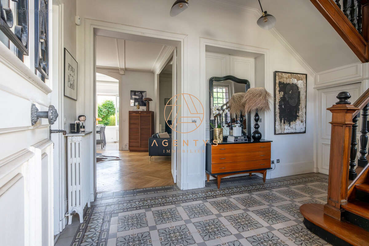 Maison 215 m² à Nogent-Sur-Marne  - photo 4