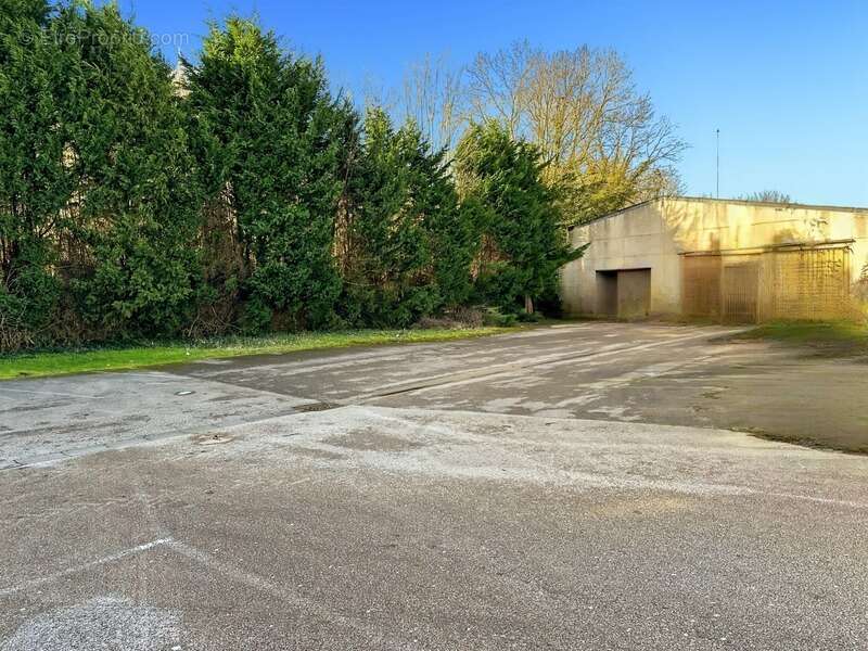 Commerce à FRESSENNEVILLE