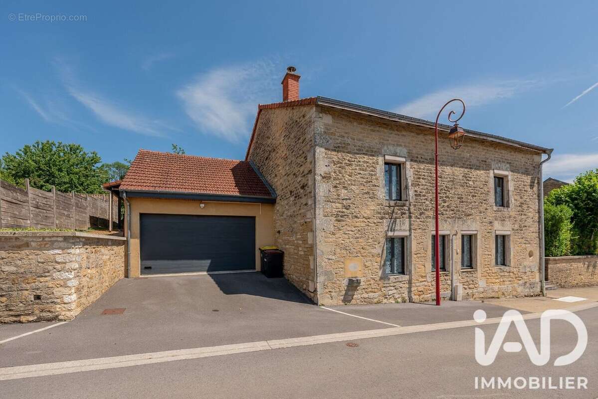 Maison 186 m² à Guignicourt-Sur-Vence  - photo 5
