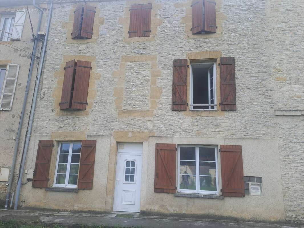 Maison à SALVIAC