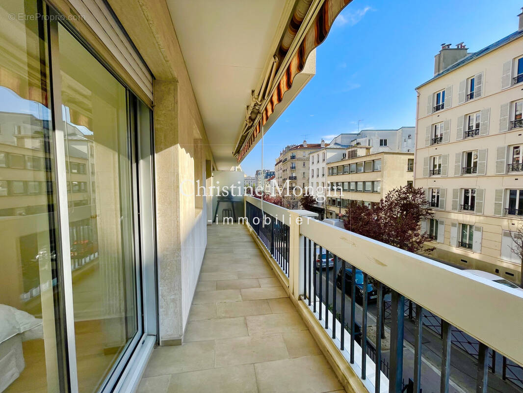 Appartement à NEUILLY-SUR-SEINE