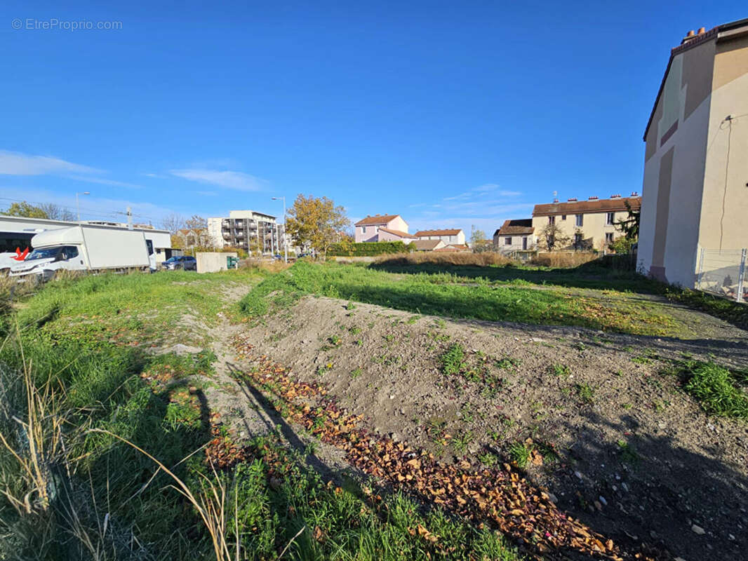 Terrain à CLERMONT-FERRAND