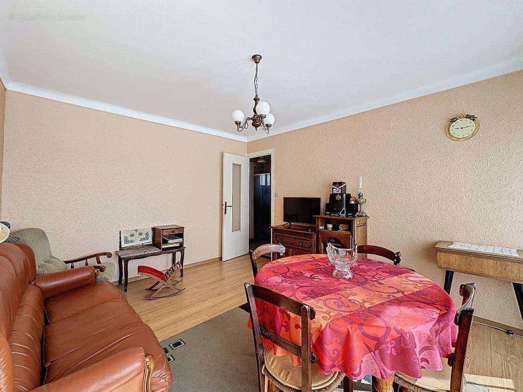 Maison à LA CHAPELLE-LAUNAY