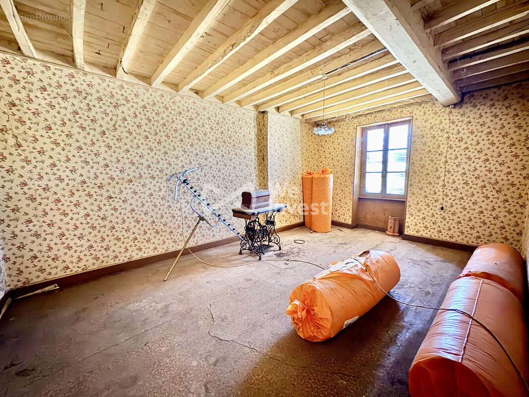 Maison 110 m² à Luzillat  - photo 5