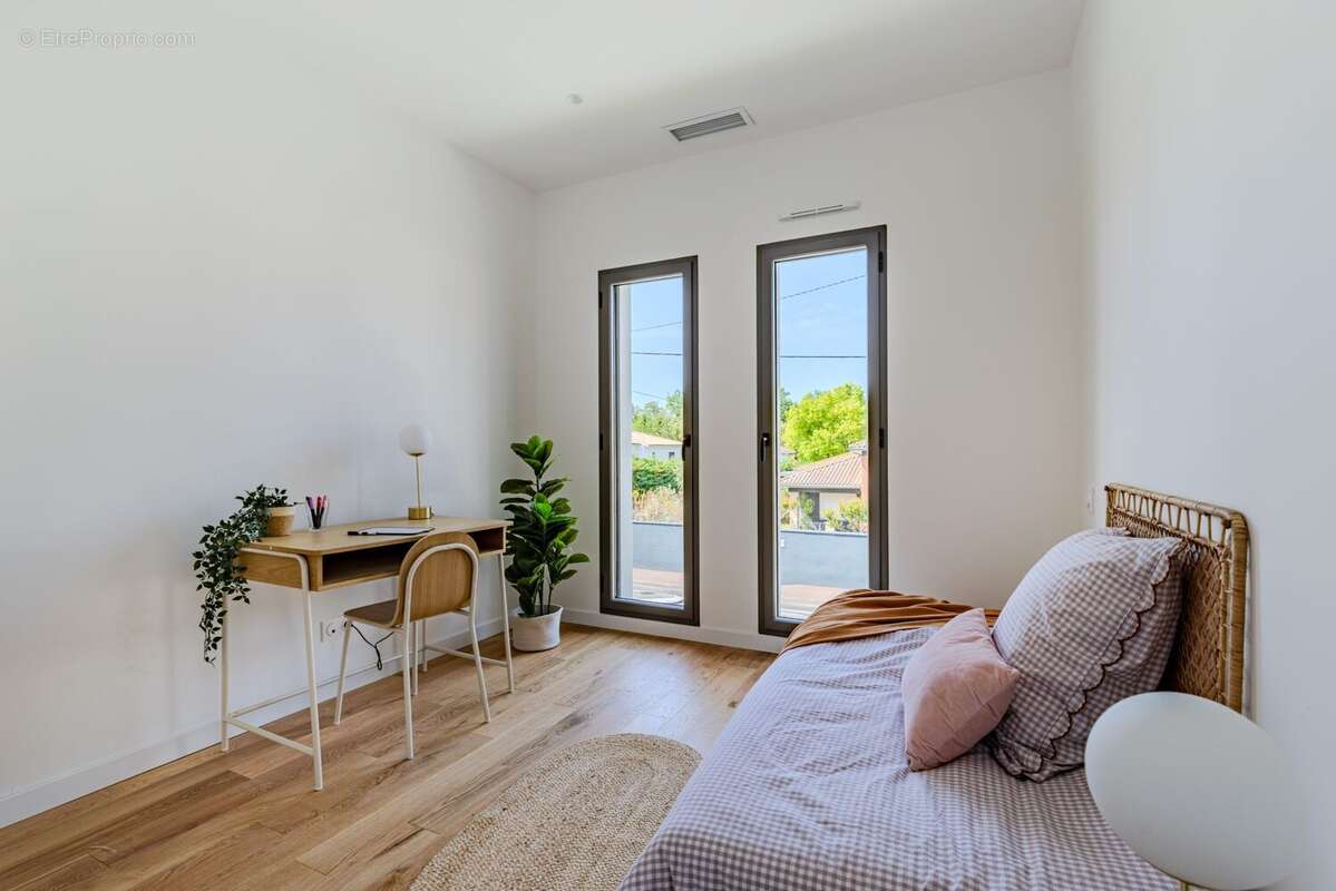 Maison 127 m² à Merignac  - photo 7