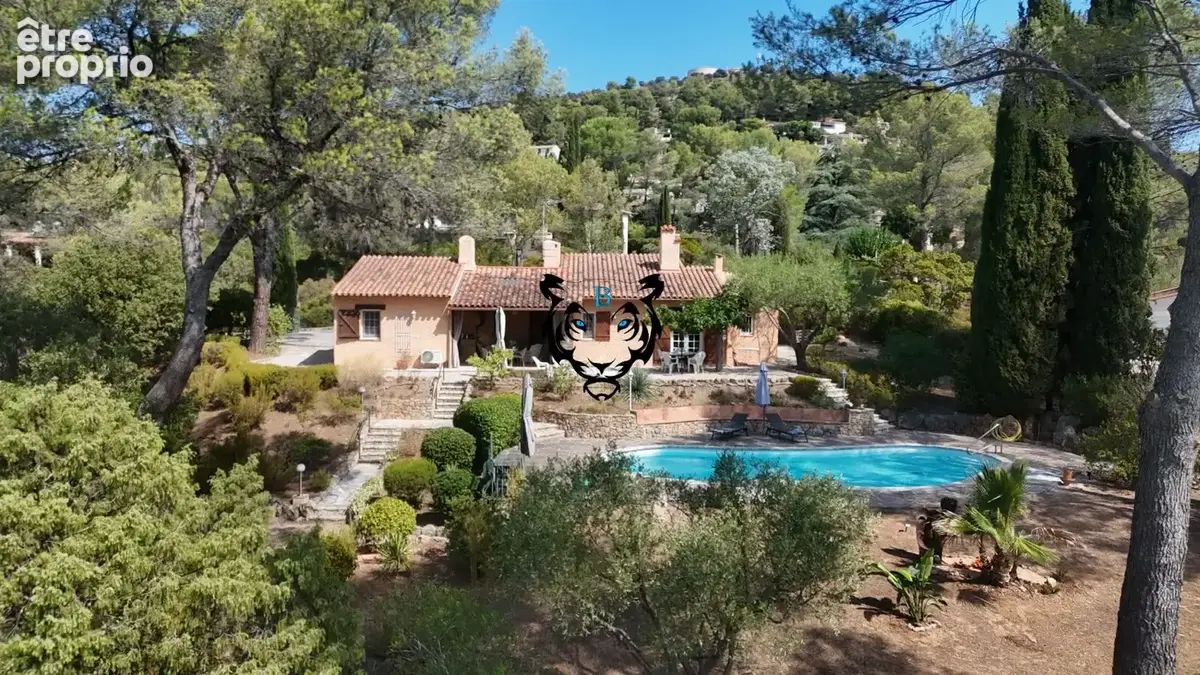 Maison à ROQUEBRUNE-SUR-ARGENS