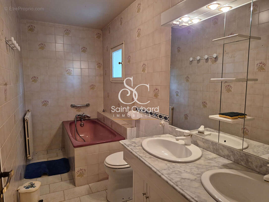 Maison à SAINT-AMANT-DE-BOIXE