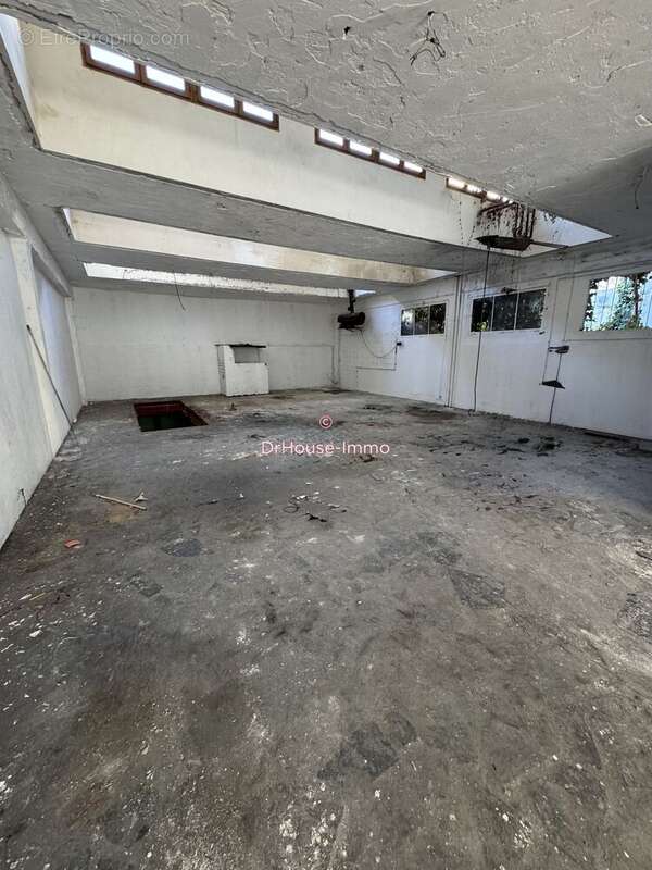 Commerce à MARSEILLE-5E