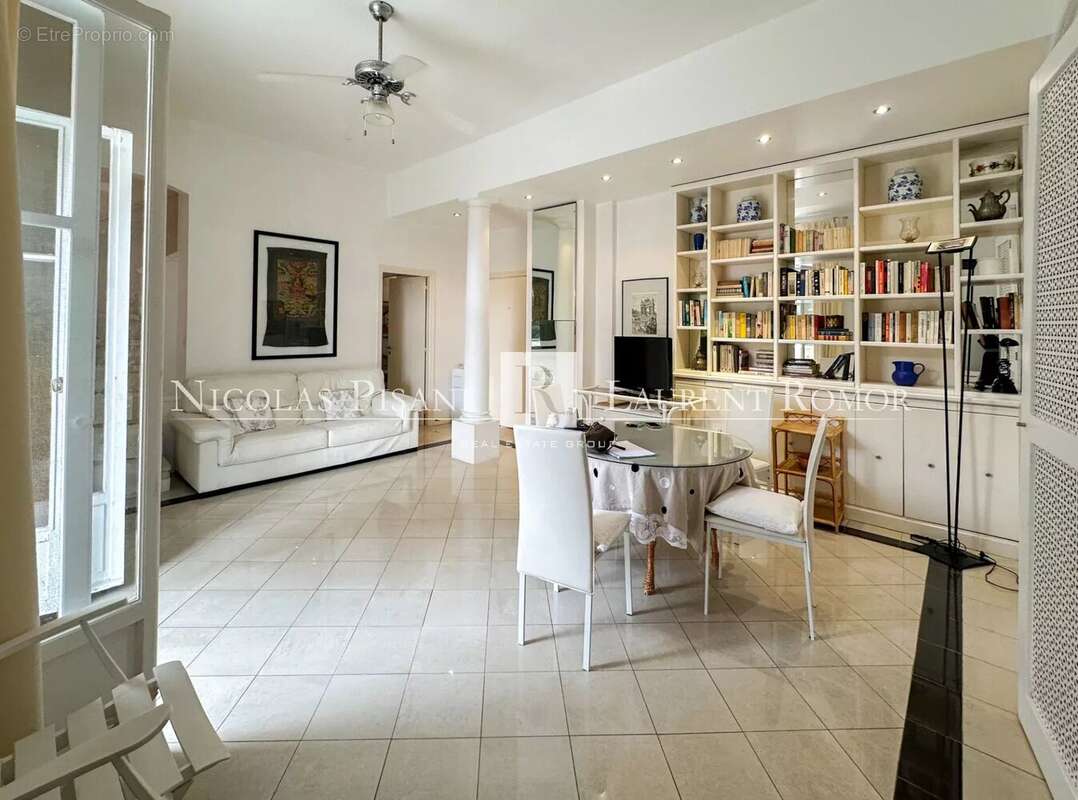 Appartement à ROQUEBRUNE-CAP-MARTIN