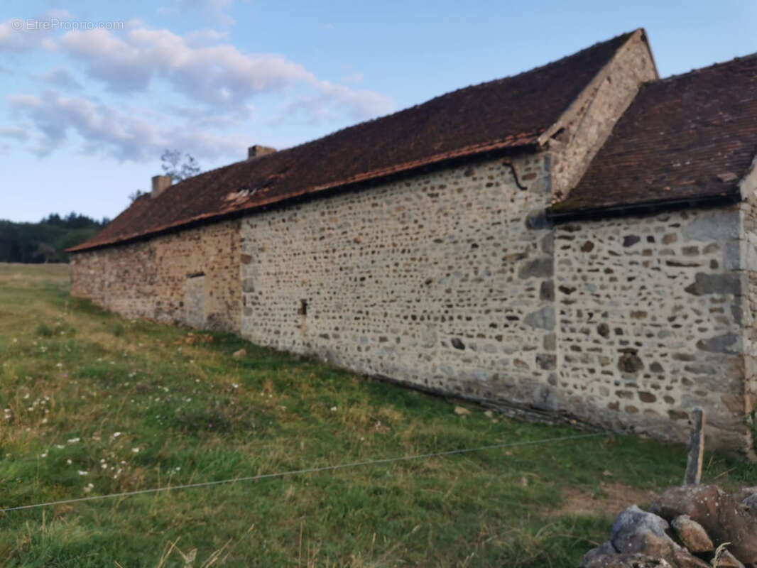 Maison à SAINT-GERMAIN-EN-BRIONNAIS