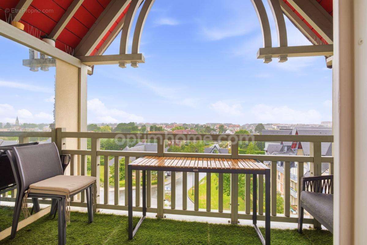 DEAUVILLE - Appartement Duplex - 138.46 m2 au sol - 3 chambres - Terrasses et balcon -  Vue mer - Parking - Cave - photo 2