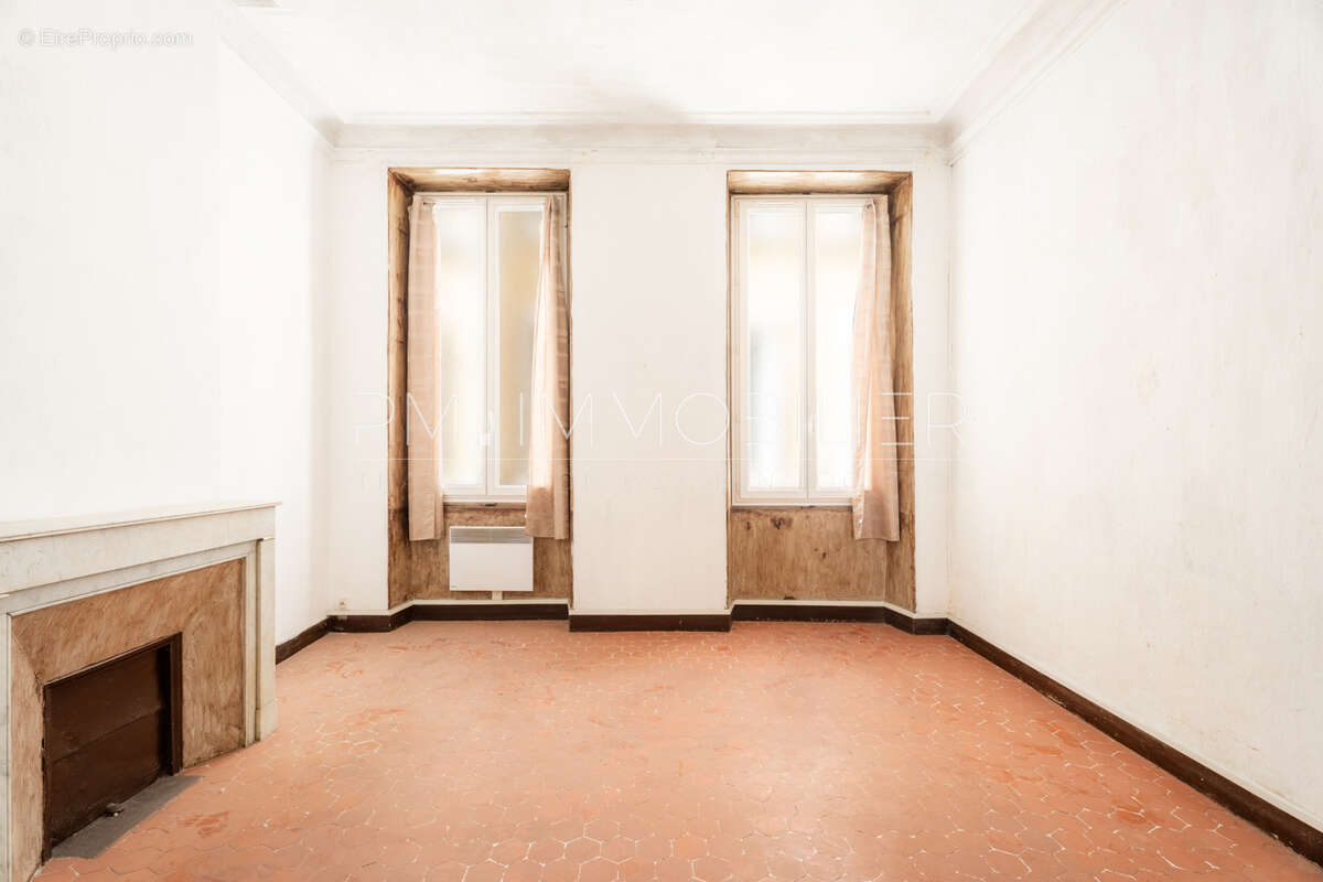 Appartement à MARSEILLE-2E