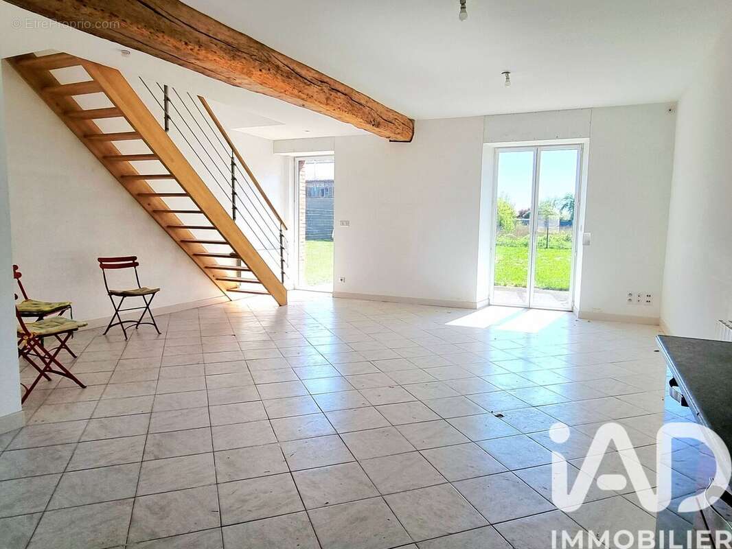 Photo 5 - Maison à OINVILLE-SAINT-LIPHARD