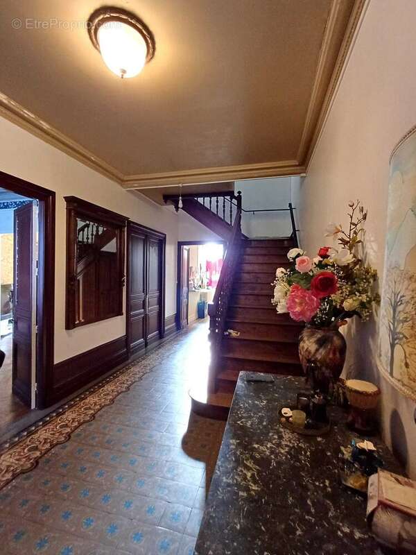 Maison 228 m² à Chasseneuil-Sur-Bonnieure  - photo 4