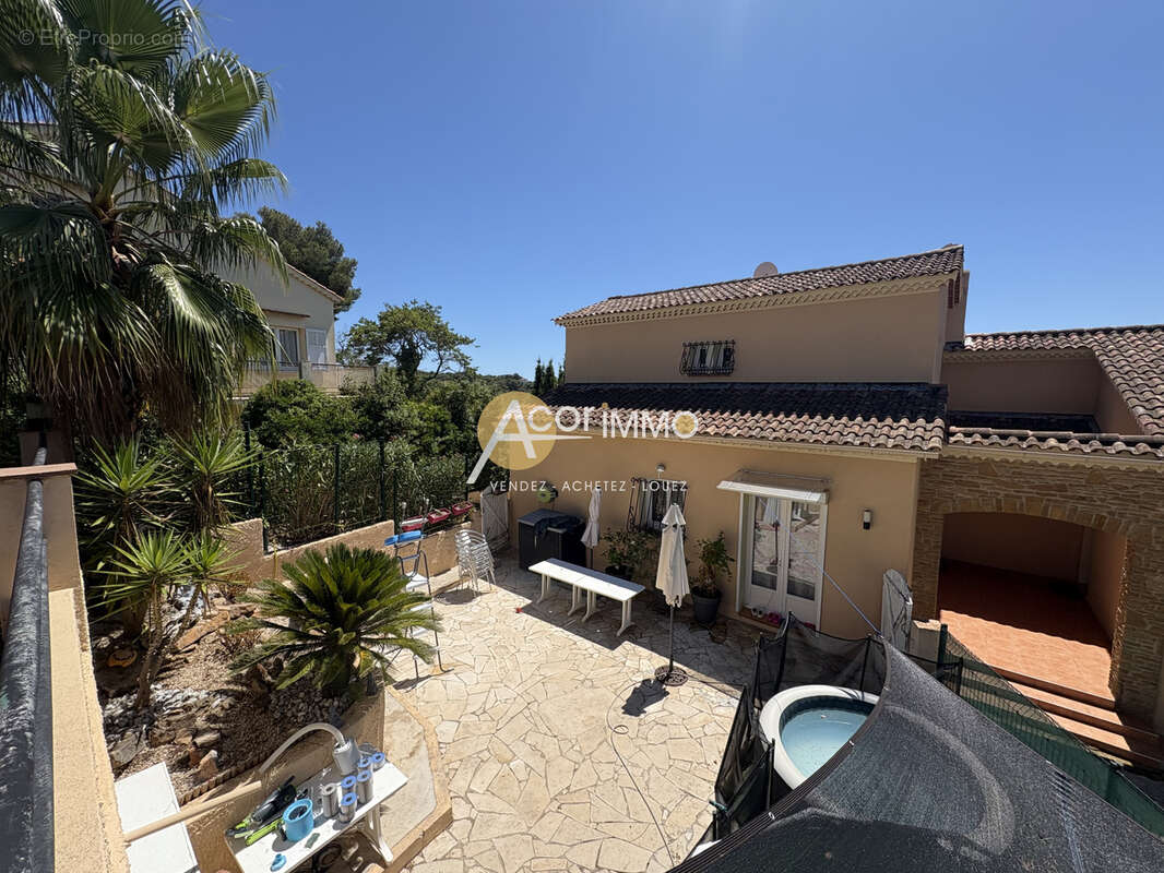 La Seyne, Grande maison d'habitation divisée en deux appartements au calme - photo 20