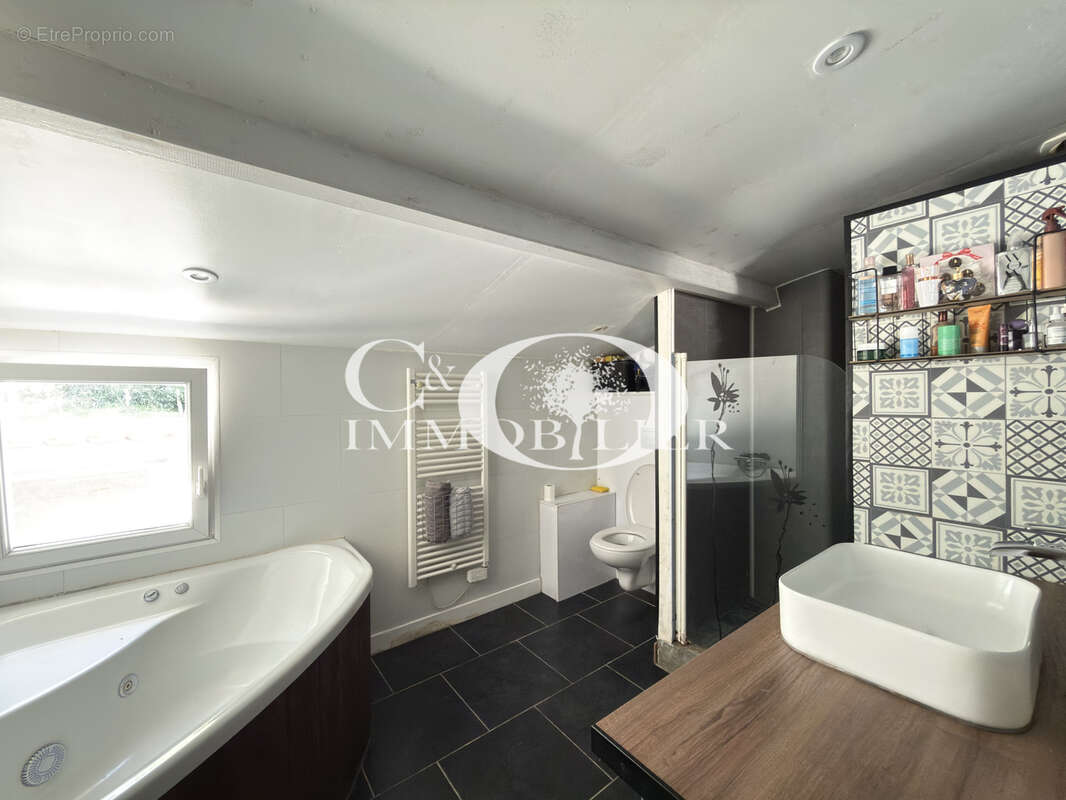 Maison à SAINT-CHRISTOPHE-DU-LIGNERON