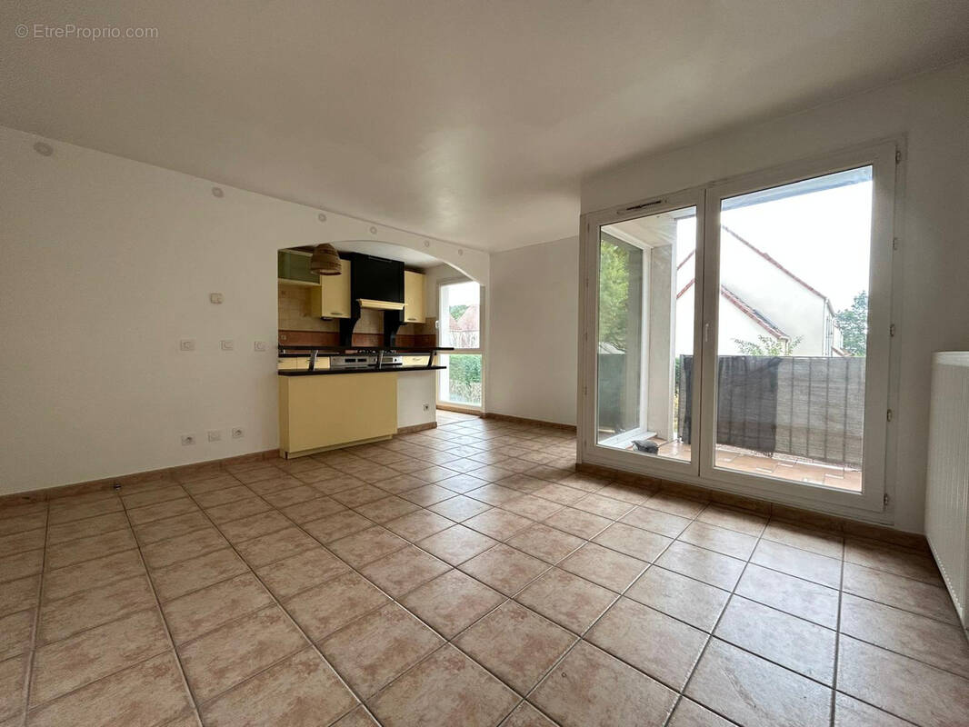 Appartement à SAINTE-GENEVIEVE-DES-BOIS