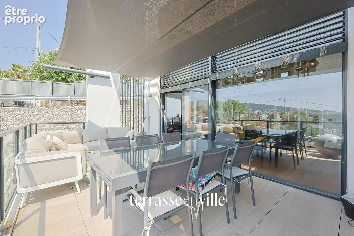 Duplex de luxe - 123m2 - terrasse 22m2 - rooftop vue mer 60m2 - jacuzzi - 4 parkings - 885 000€ - photo 12