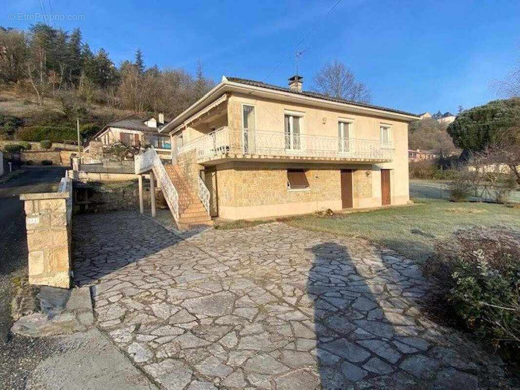 Maison 137 m² à Villefranche-De-Rouergue  - photo 9