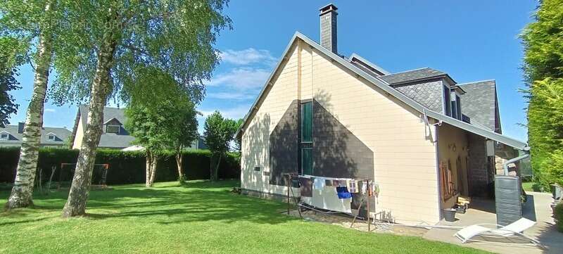 Maison à BESSE-ET-SAINT-ANASTAISE