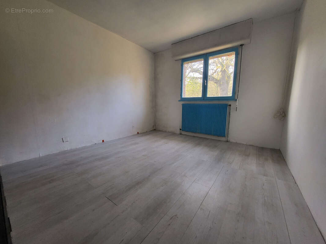 Maison à FOSSEMANANT