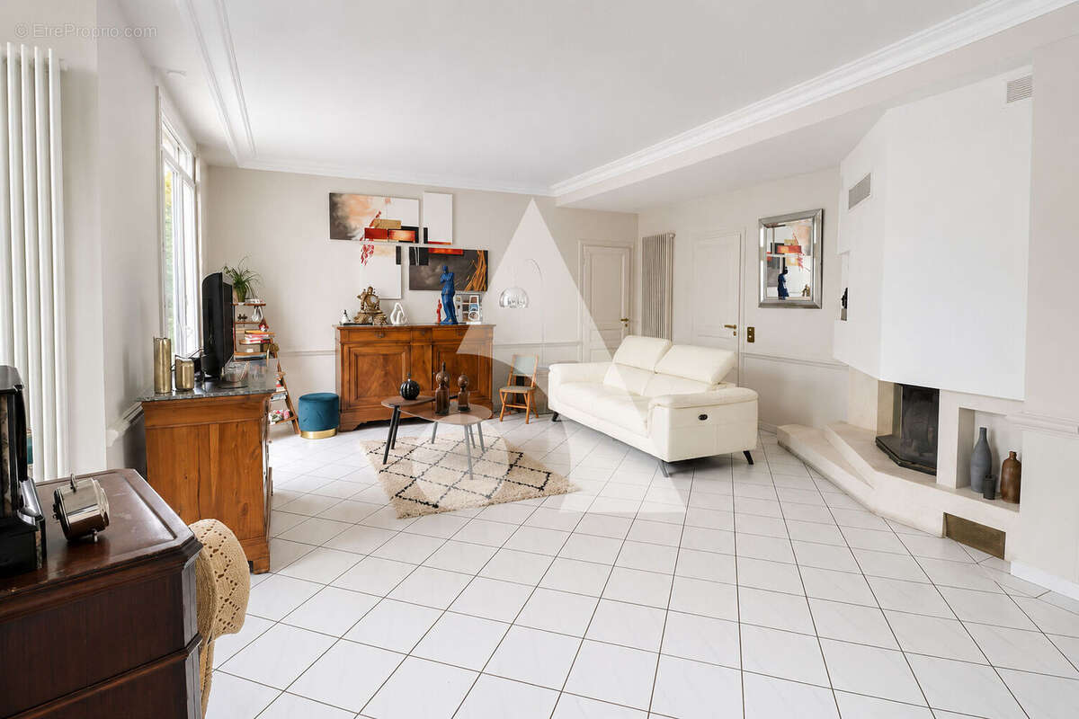 Maison à LA FRETTE-SUR-SEINE