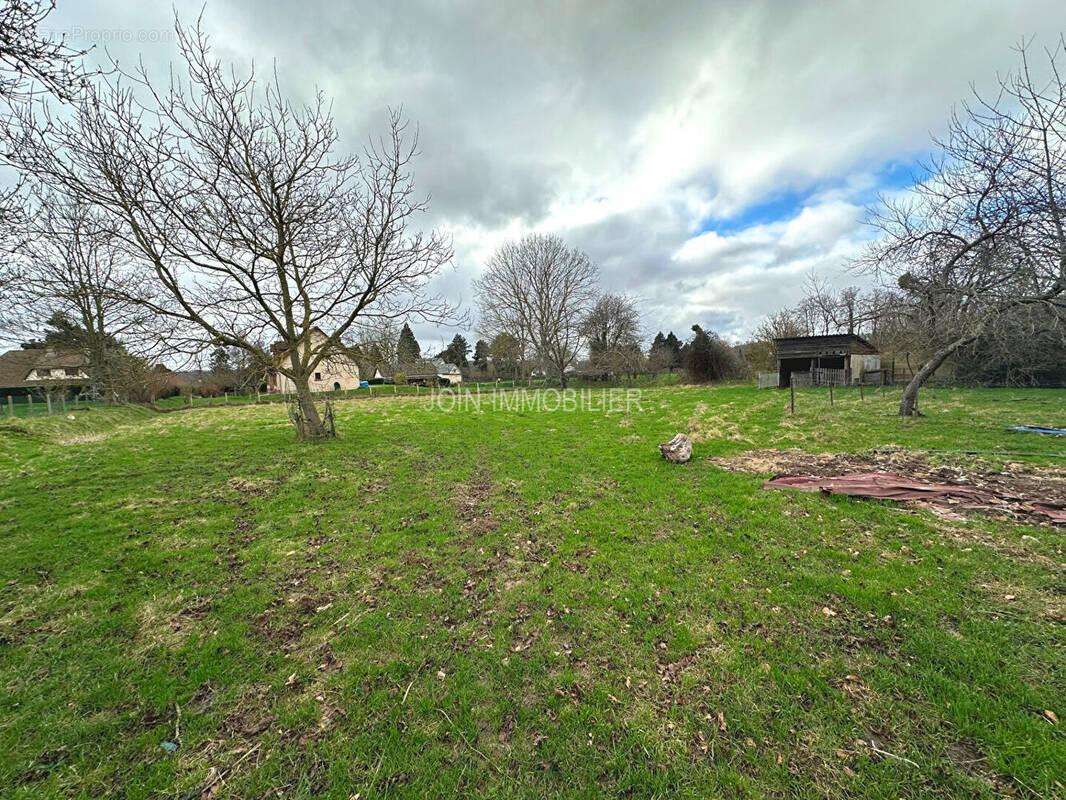 Terrain à TOURVILLE-SUR-ARQUES