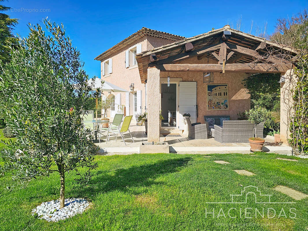 Maison à MEYRARGUES