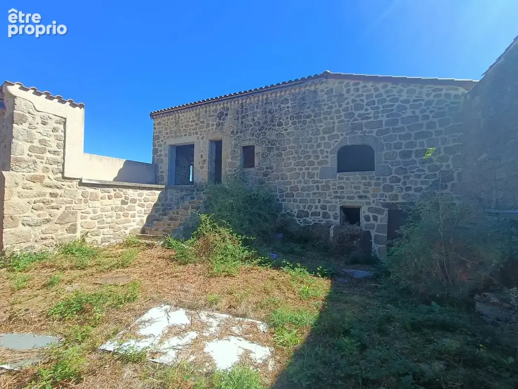 Cour intérieure partie à rénover - Maison à COLOMBIER-LE-VIEUX