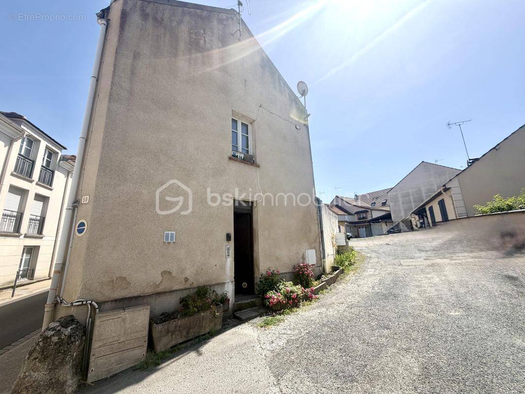 Appartement à BRIE-COMTE-ROBERT