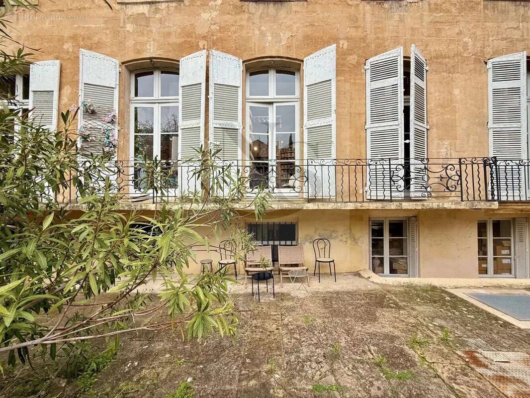 Aix-en-provence / local commercial - cours mirabeau - photo 6