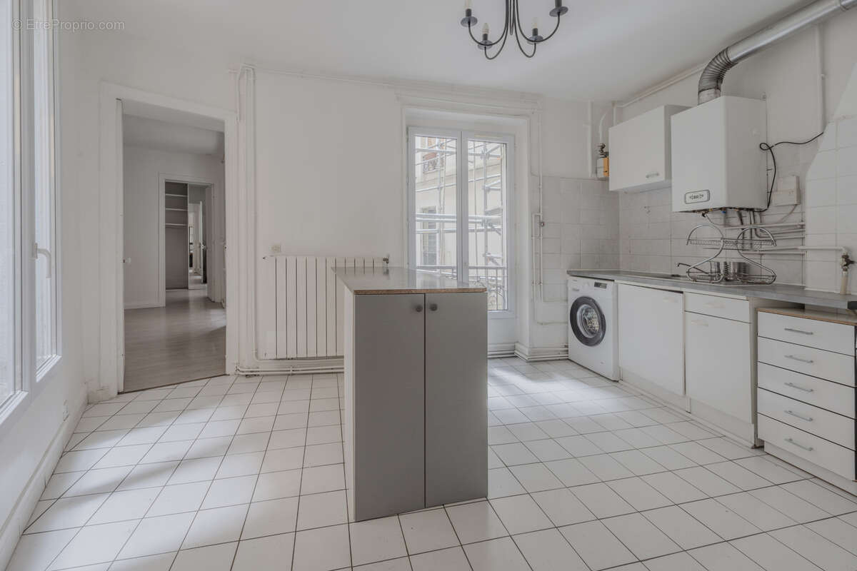 Appartement à PARIS-18E