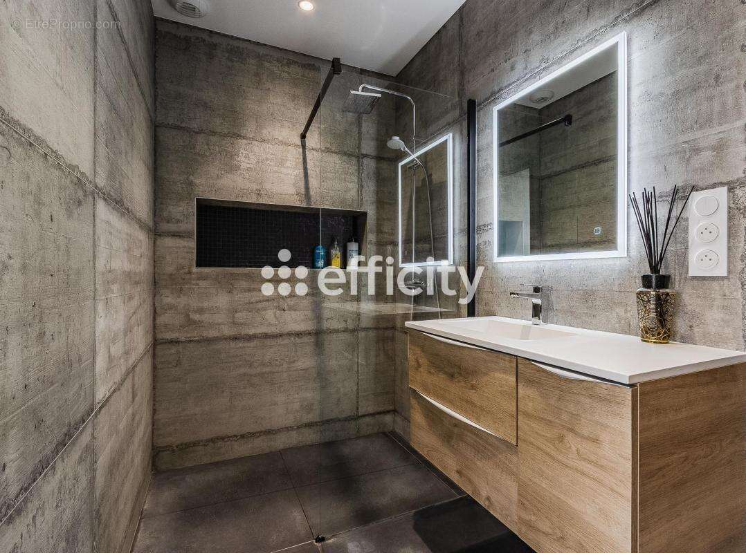 Maison à CIVRIEUX-D&#039;AZERGUES