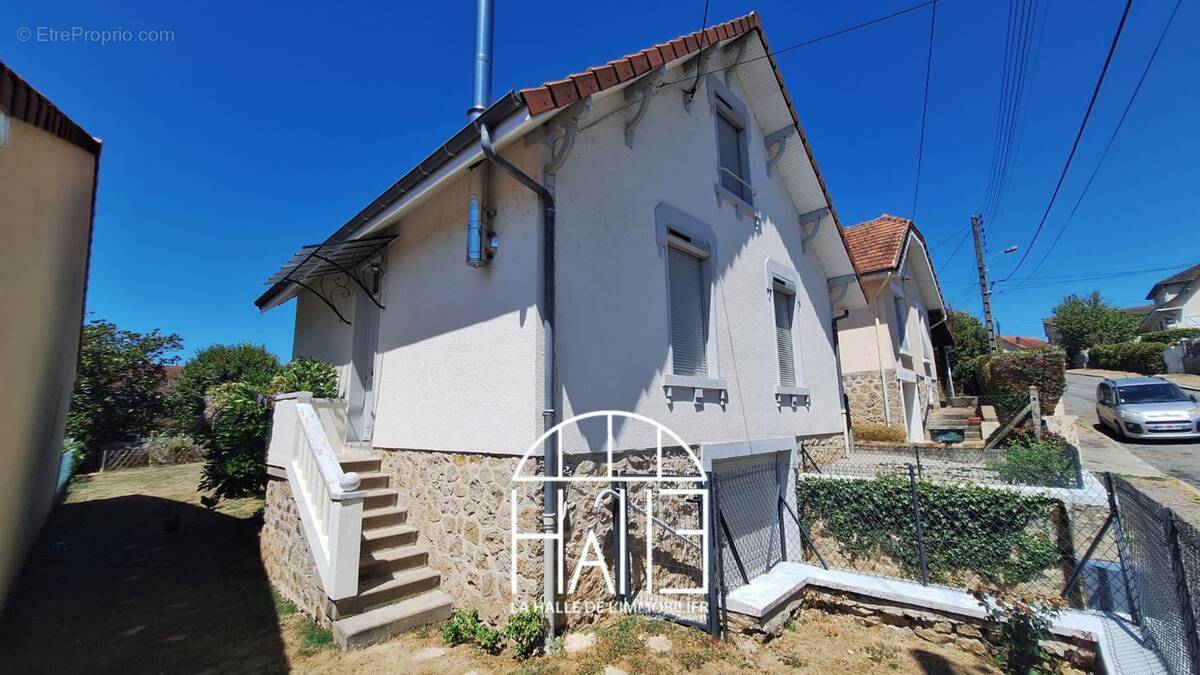 Maison à SAINT-JUNIEN