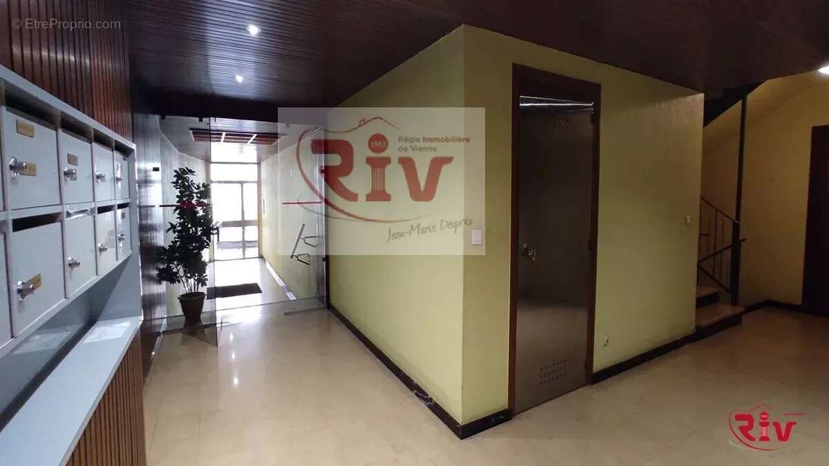 Appartement à LE PEAGE-DE-ROUSSILLON