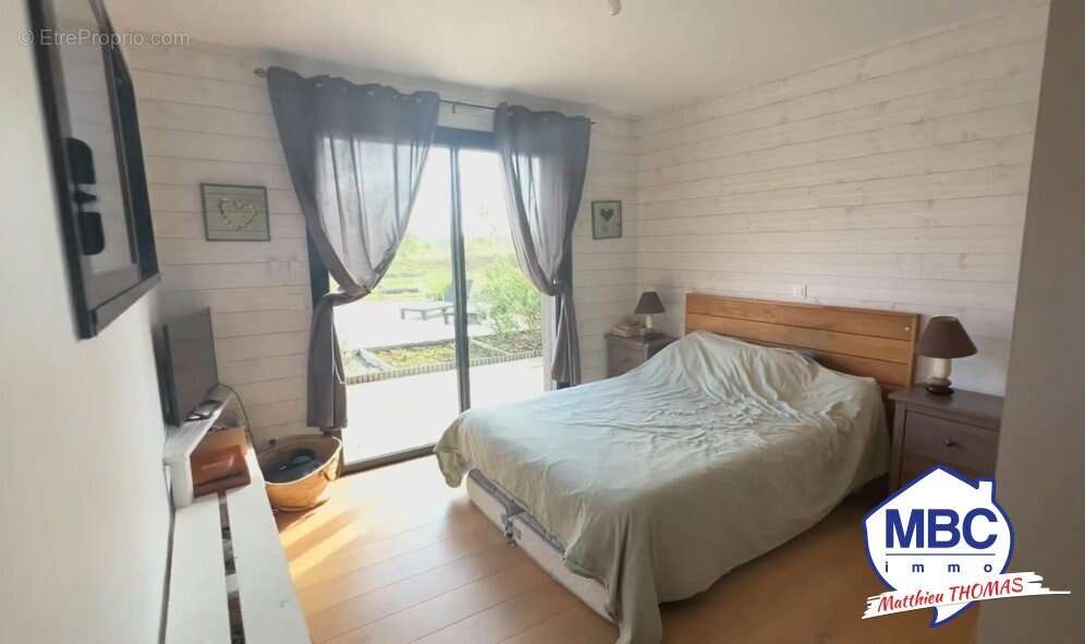 Maison à MONTREVAULT